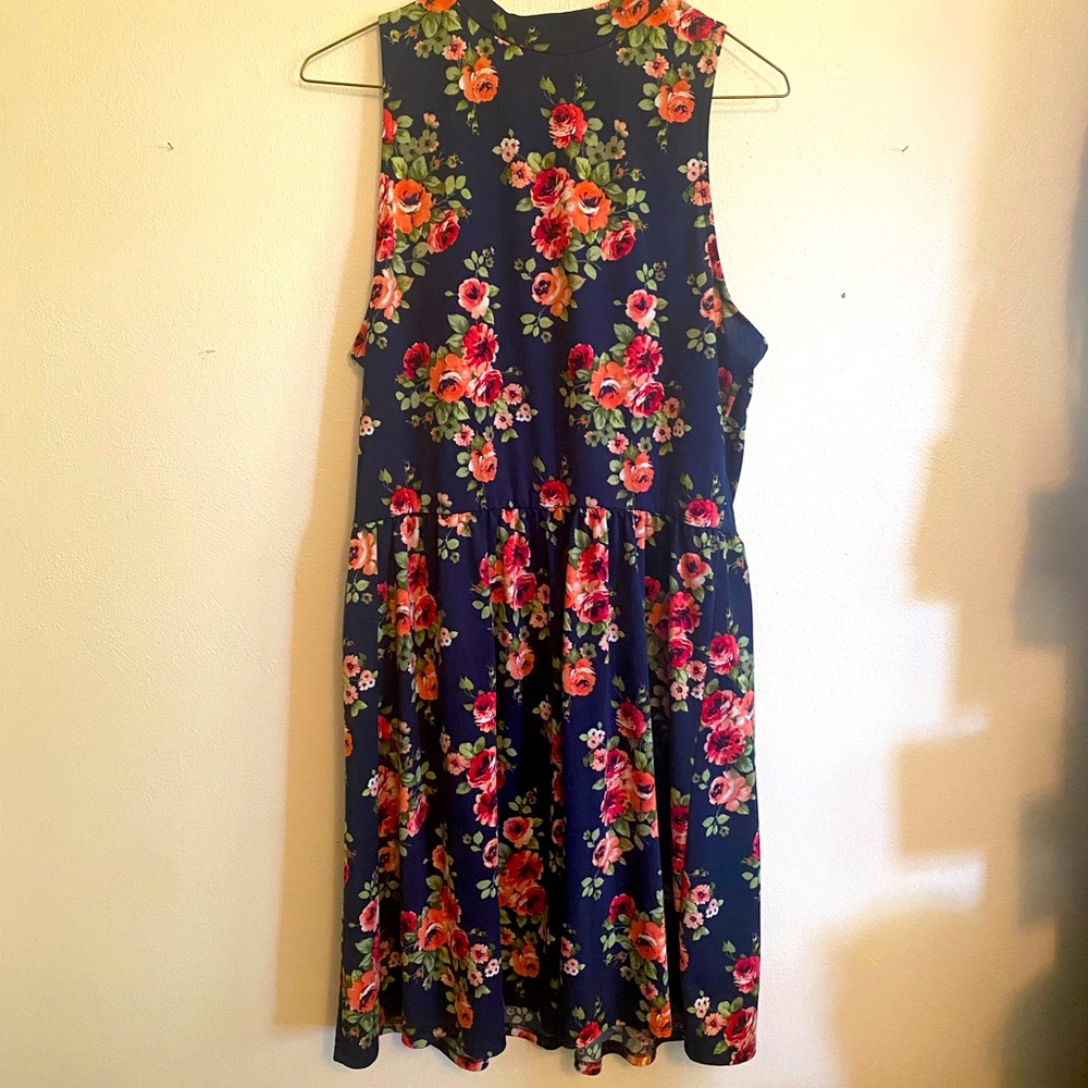 High Neck Floral Dress! Large